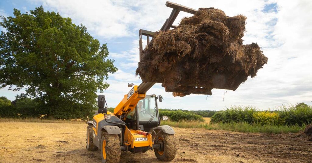 telehandler, apt spray painting