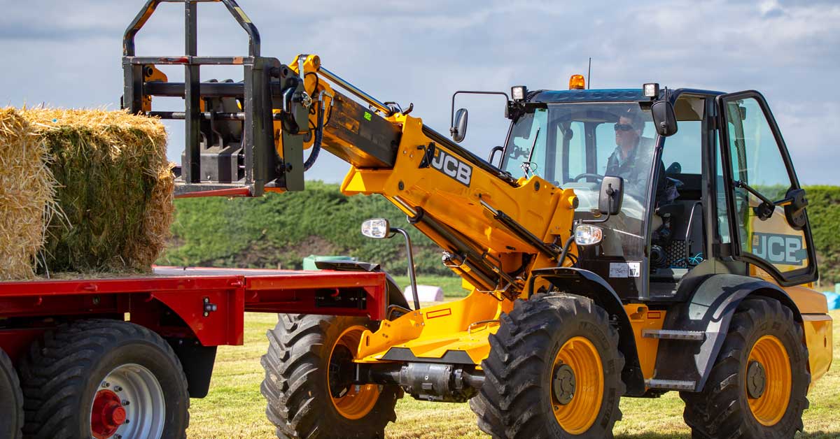 telehandler, apt spray painting