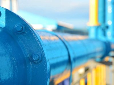 The Role Of Industrial Pipe Spray Painting In Infrastructure Protection